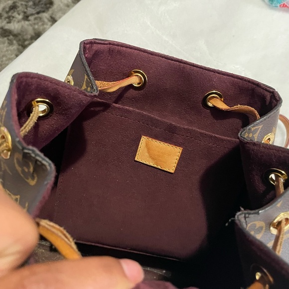 Louis Vuitton brown monogram montsouris backpack in used condition. - Picture 8 of 9